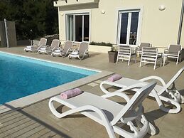 Holiday Home-big Swimming Pool-amazing Views