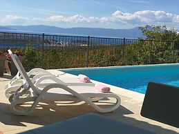 Holiday Home-big Swimming Pool-amazing Views