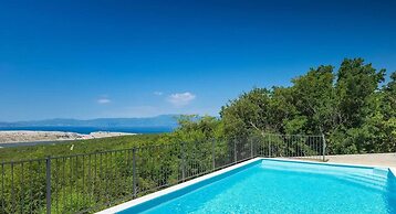 Holiday Home-big Swimming Pool-amazing Views