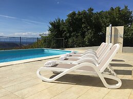 Holiday Home-big Swimming Pool-amazing Views