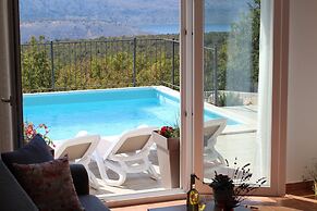 Holiday Home-big Swimming Pool-amazing Views