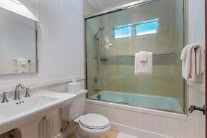 Camp Alealea 1 3 Bedroom Home by RedAwning