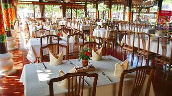 Bali Taman Lovina Resort & Spa Suites