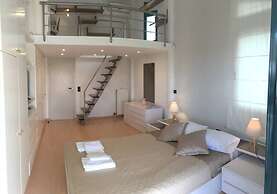 Stunning 4-bed Villa in Lagonisi Kalivia Thorikou