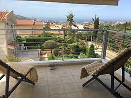 Stunning 4-bed Villa in Lagonisi Kalivia Thorikou