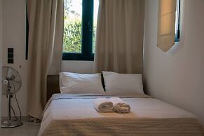 Stunning 4-bed Villa in Lagonisi Kalivia Thorikou