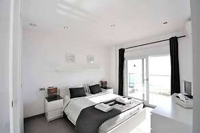 Excellent Seafront Villa in Cala Pi