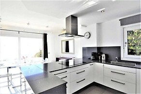 Excellent Seafront Villa in Cala Pi