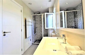 Excellent Seafront Villa in Cala Pi