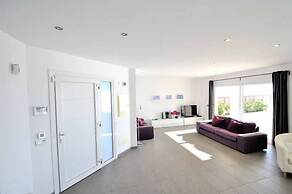 Excellent Seafront Villa in Cala Pi