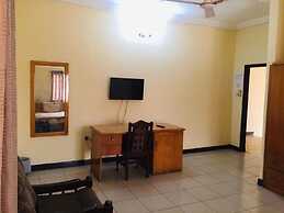 Room in B&B - Double Room With Balcony in the Heart of Accra