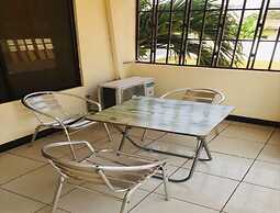 Room in B&B - Double Room With Balcony in the Heart of Accra