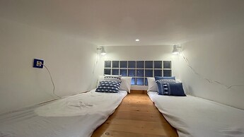 Apartment With Great Sea View and Community Swimming Pool and Private 