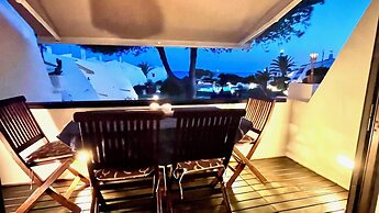 Apartment With Great Sea View and Community Swimming Pool and Private 