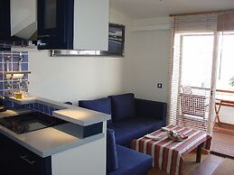 Apartment With Great Sea View and Community Swimming Pool and Private 