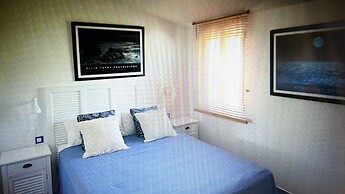 Apartment With Great Sea View and Community Swimming Pool and Private 