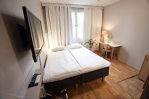 Hotelli Jokipuisto