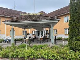 Hotelli Jokipuisto