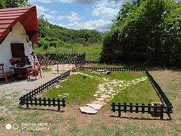 Immaculate 2-bed Cottage Near Krka Waterfalls