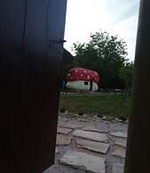 Immaculate 2-bed Cottage Near Krka Waterfalls