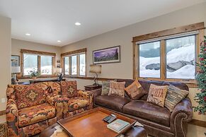 The Sanctuary Getaway - 192 3 Bedroom Home by RedAwning