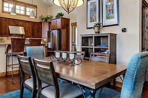 The Sanctuary Getaway - 192 3 Bedroom Home by RedAwning