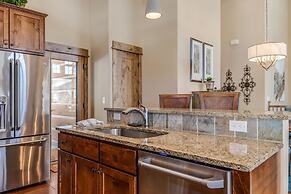 The Sanctuary Getaway - 192 3 Bedroom Home by RedAwning