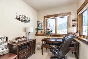 The Sanctuary Getaway - 192 3 Bedroom Home by RedAwning