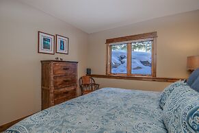 The Sanctuary Getaway - 192 3 Bedroom Home by RedAwning