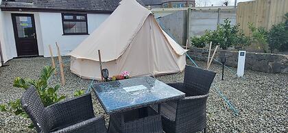 Campsite - The Ring Pub Glamping Pods