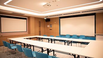 Holiday Inn Express Shenzhen Longhua by IHG