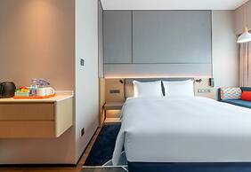 Holiday Inn Express Shenzhen Longhua by IHG
