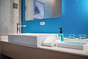 Holiday Inn Express Shenzhen Longhua by IHG