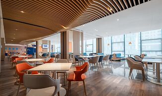 Holiday Inn Express Shenzhen Longhua by IHG
