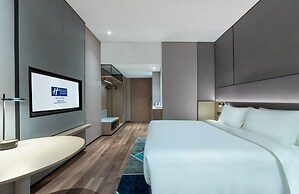 Holiday Inn Express Shenzhen Longhua by IHG