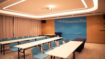 Holiday Inn Express Shenzhen Longhua by IHG