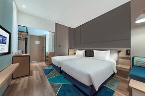 Holiday Inn Express Shenzhen Longhua by IHG