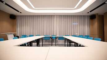 Holiday Inn Express Shenzhen Longhua by IHG