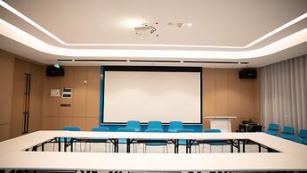 Holiday Inn Express Shenzhen Longhua by IHG