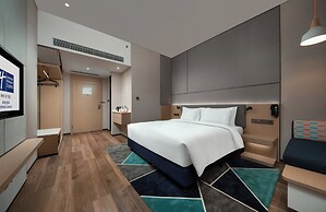 Holiday Inn Express Shenzhen Longhua by IHG