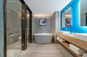 Holiday Inn Express Shenzhen Longhua by IHG