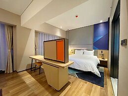 Holiday Inn Express Shenzhen Longhua by IHG