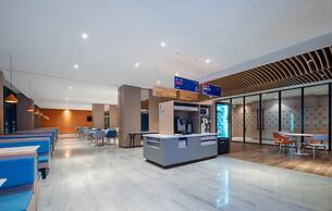 Holiday Inn Express Shenzhen Longhua by IHG
