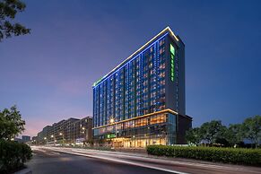Holiday Inn Express Shenzhen Longhua by IHG
