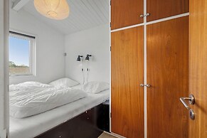 Charming 2-bedroom 12H Ocean Retreat, Summerhouse