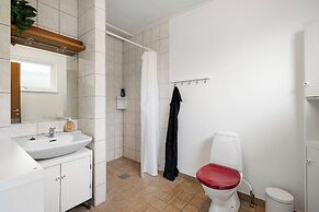 Beachfront Apartment D, 2 Bedrooms, Free Parking