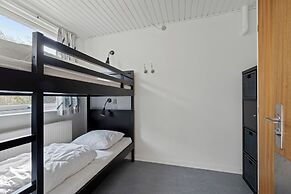 Beachfront Apartment D, 2 Bedrooms, Free Parking