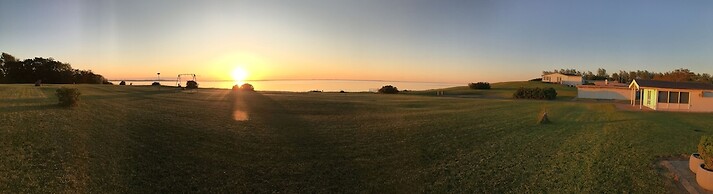 Beachfront Retreat E, 2 Bedrooms, Sea View