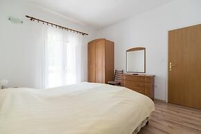 Apartment Alana -