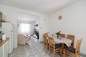 Apartment Alana -